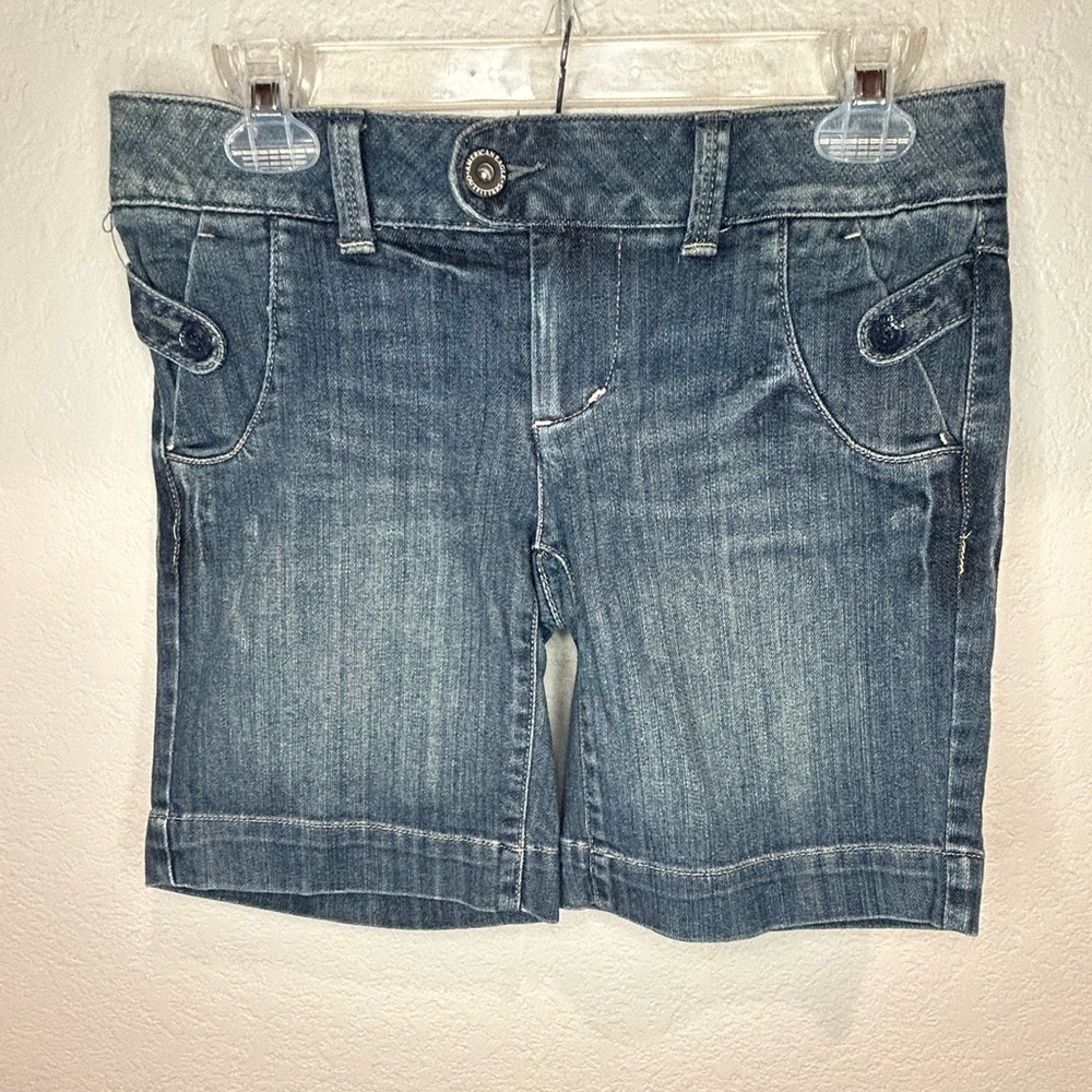 WJ4. American Eagle jean shorts Sz 2